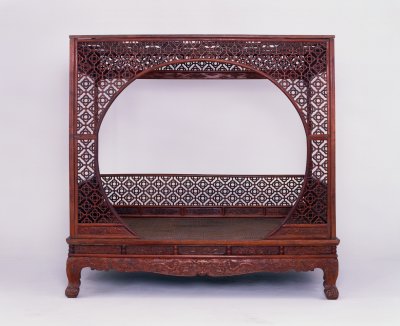 Obibi Ming-style canopy bed on Portal